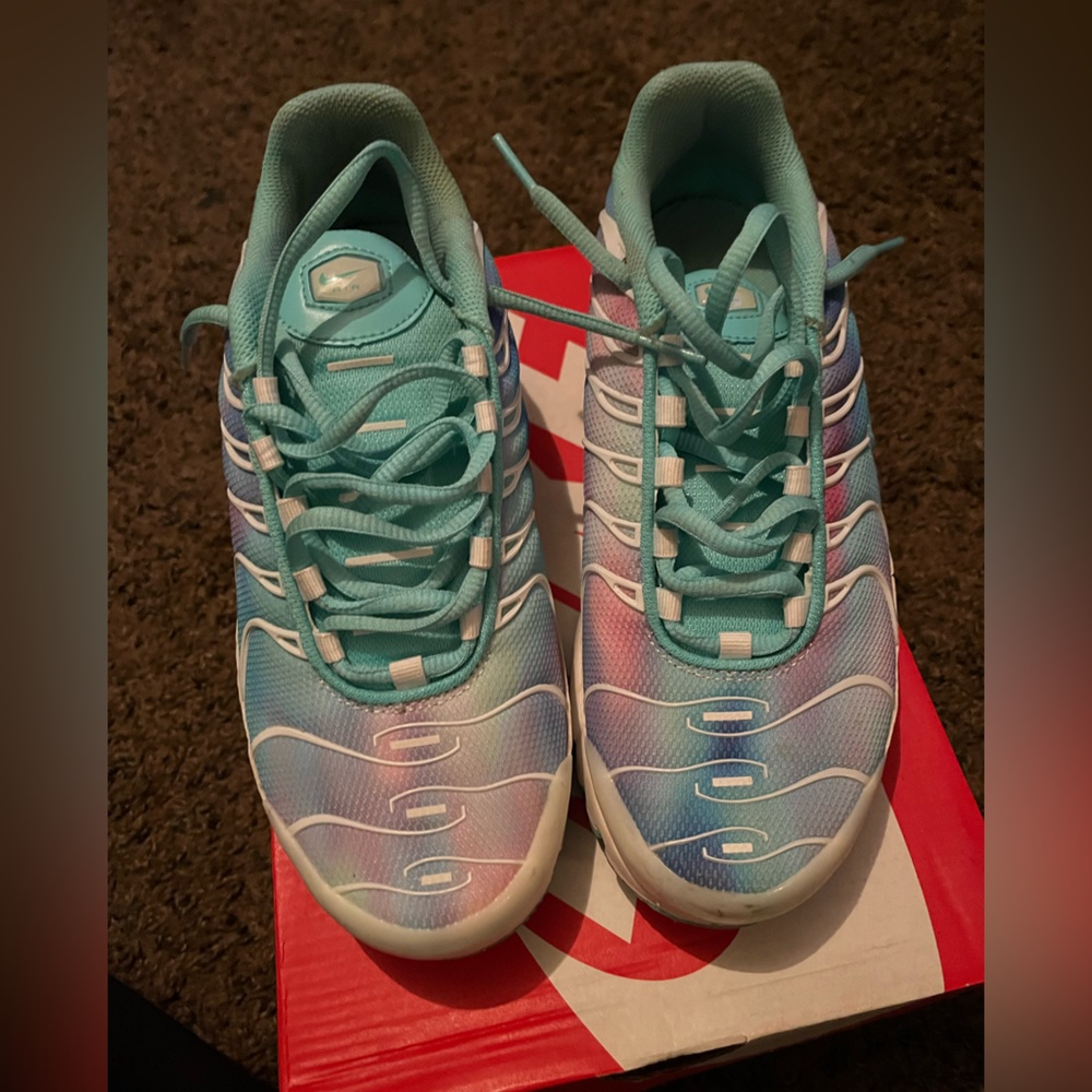 Nike airmax 97 BG. Worn a few times. Flaws shown above. Offers always welcomed !